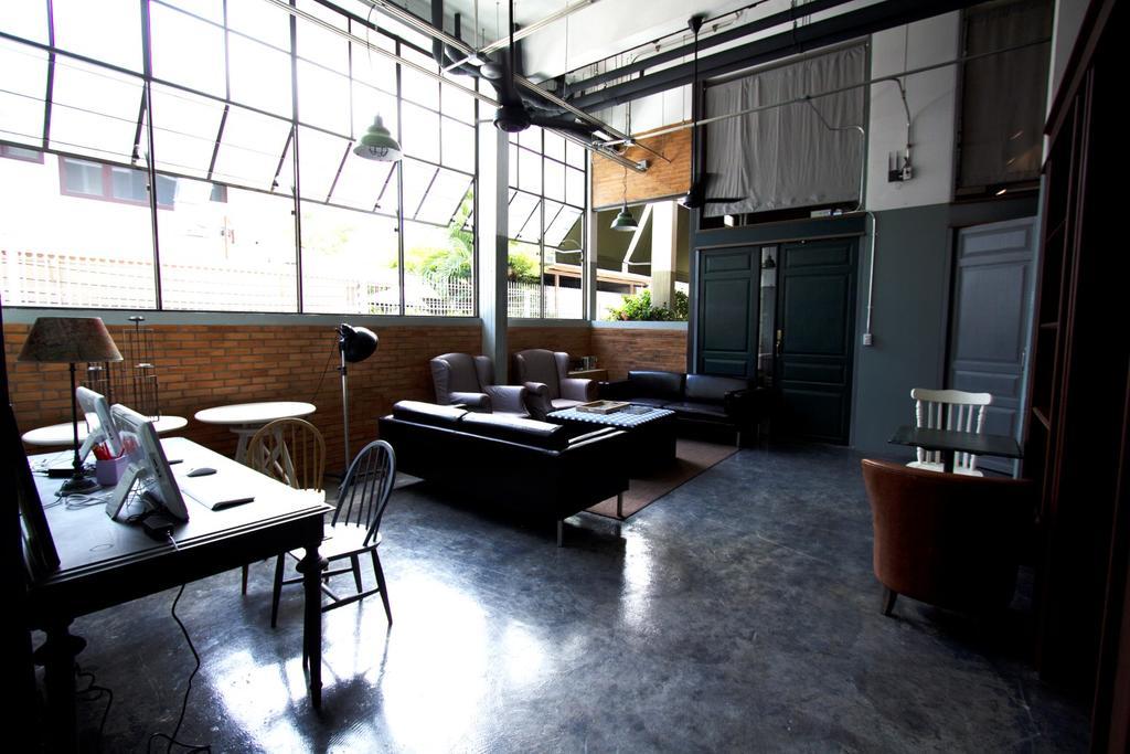 Oneday Hostel Sukhumvit 26 Bangkok Esterno foto