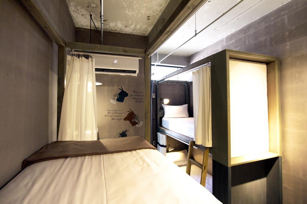 Oneday Hostel Sukhumvit 26 Bangkok Esterno foto