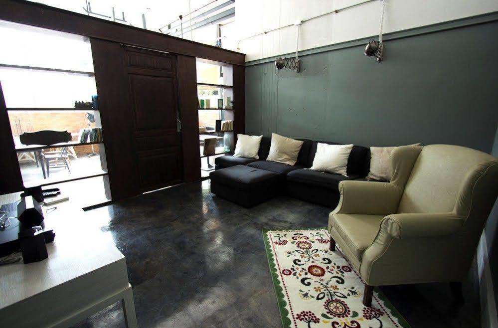 Oneday Hostel Sukhumvit 26 Bangkok Esterno foto
