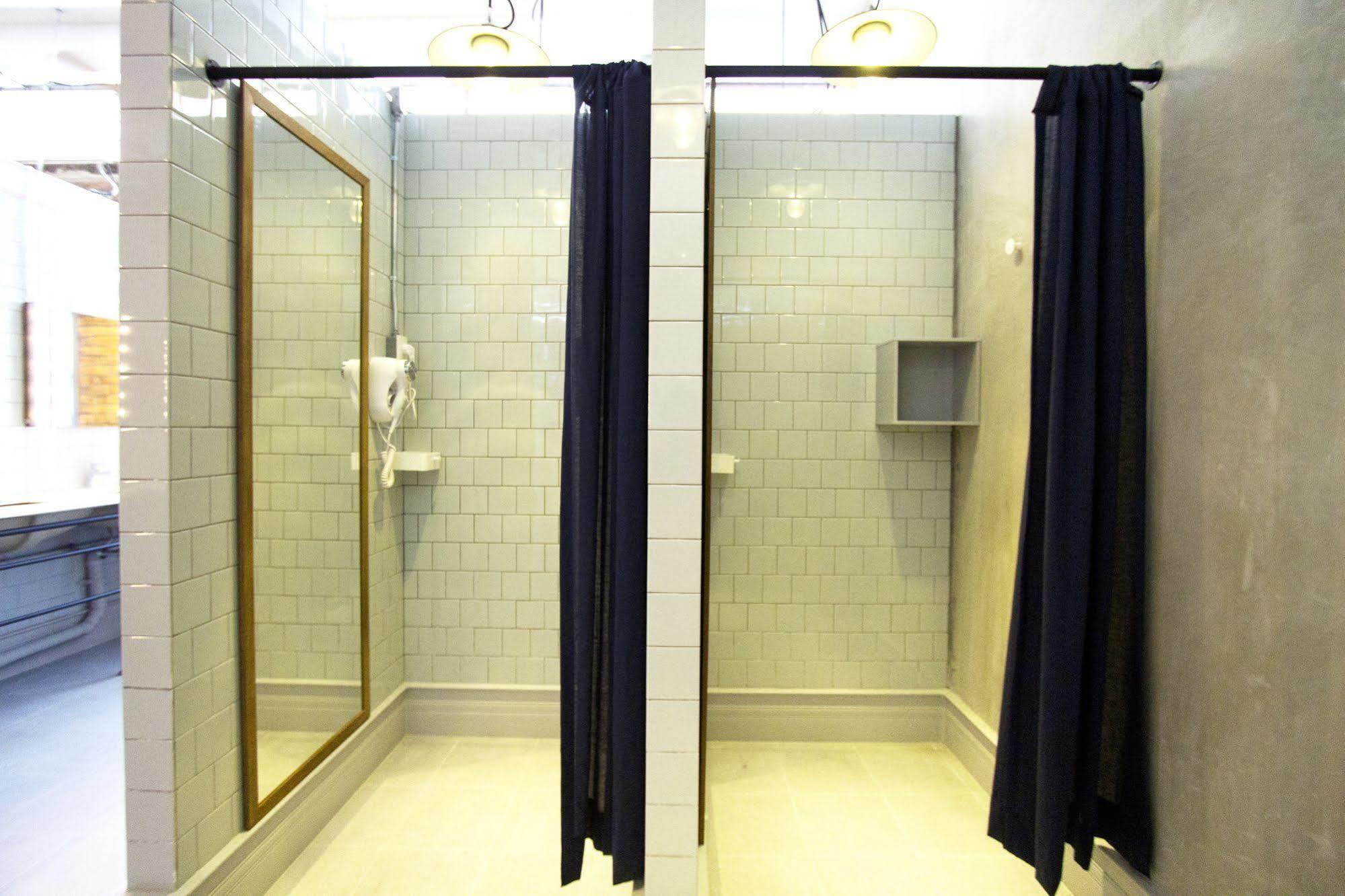 Oneday Hostel Sukhumvit 26 Bangkok Esterno foto
