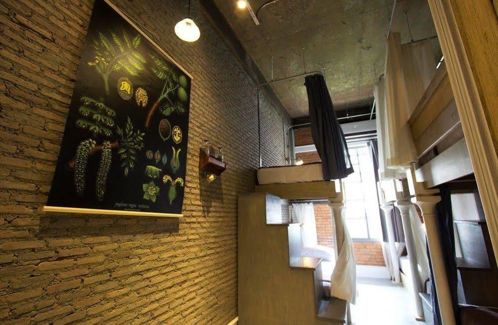 Oneday Hostel Sukhumvit 26 Bangkok Esterno foto