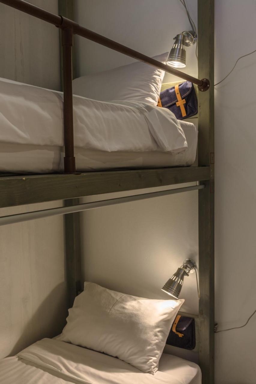 Oneday Hostel Sukhumvit 26 Bangkok Esterno foto